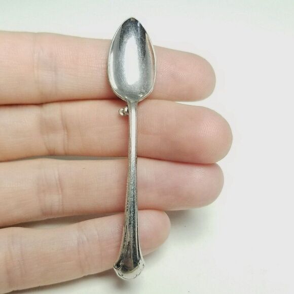 Vintage Little Teaspoon Spoon Shape Brooch Lapel Pin, Silver Tone PAT 2066962 - Picture 7 of 7